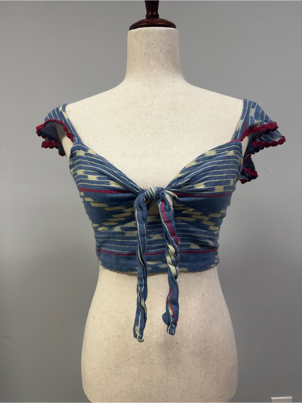 SAYLOR Blue Patterned Tie-Front Crop Top with Red Trim